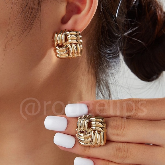 Yellow Gold Tone Stud Knot Earrings Old Money Style - Picture 1 of 6